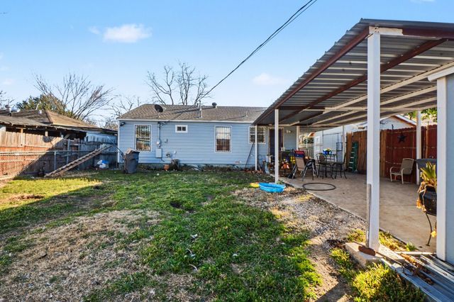 1615 Barlow Avenue, Dallas, TX 75224