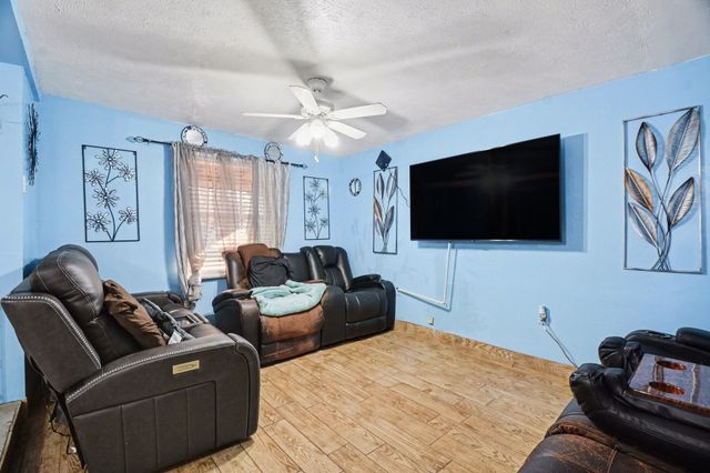 1615 Barlow Avenue, Dallas, TX 75224