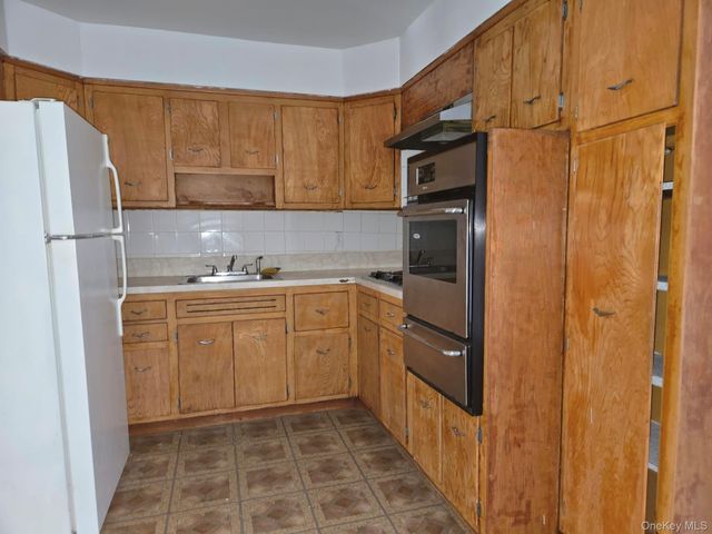 8549 75th Street 2nd floor, Woodhaven, NY 11421