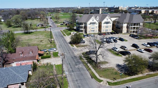 512 N Willow Street, Sherman, TX 75090