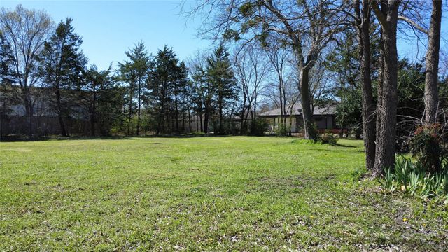 512 N Willow Street, Sherman, TX 75090