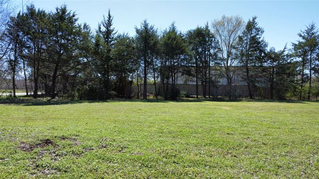 512 N Willow Street, Sherman, TX 75090