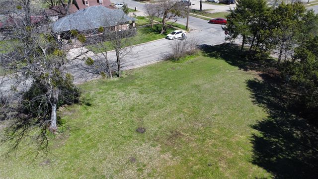 512 N Willow Street, Sherman, TX 75090