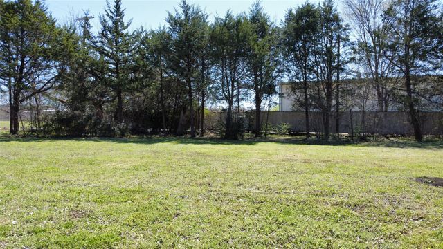 512 N Willow Street, Sherman, TX 75090