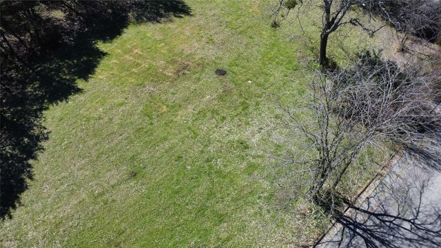 512 N Willow Street, Sherman, TX 75090