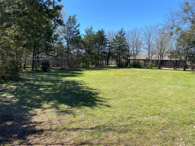 512 N Willow Street, Sherman, TX 75090