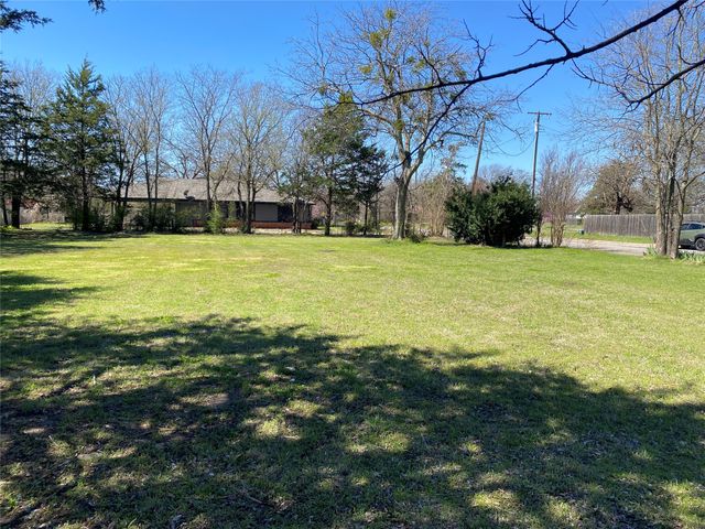 512 N Willow Street, Sherman, TX 75090