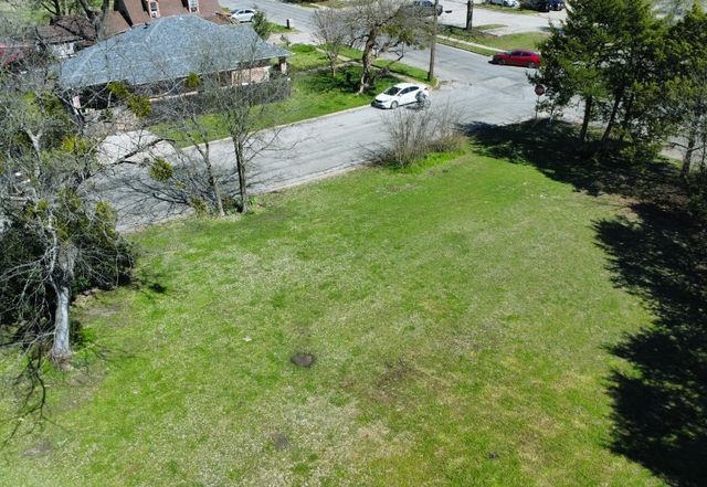 512 N Willow Street, Sherman, TX 75090