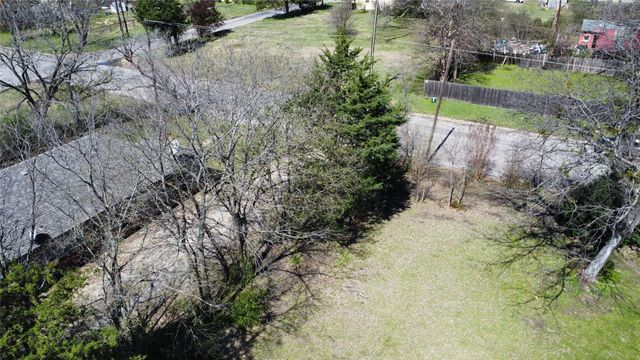 512 N Willow Street, Sherman, TX 75090