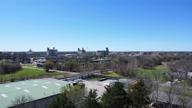 512 N Willow Street, Sherman, TX 75090