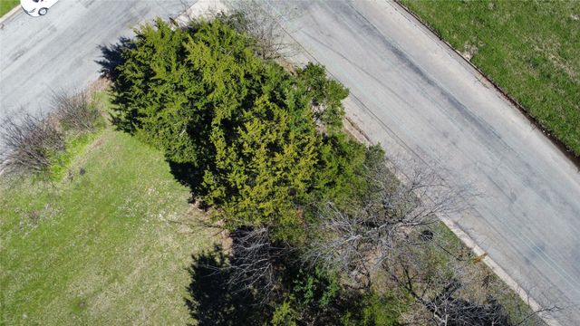 512 N Willow Street, Sherman, TX 75090