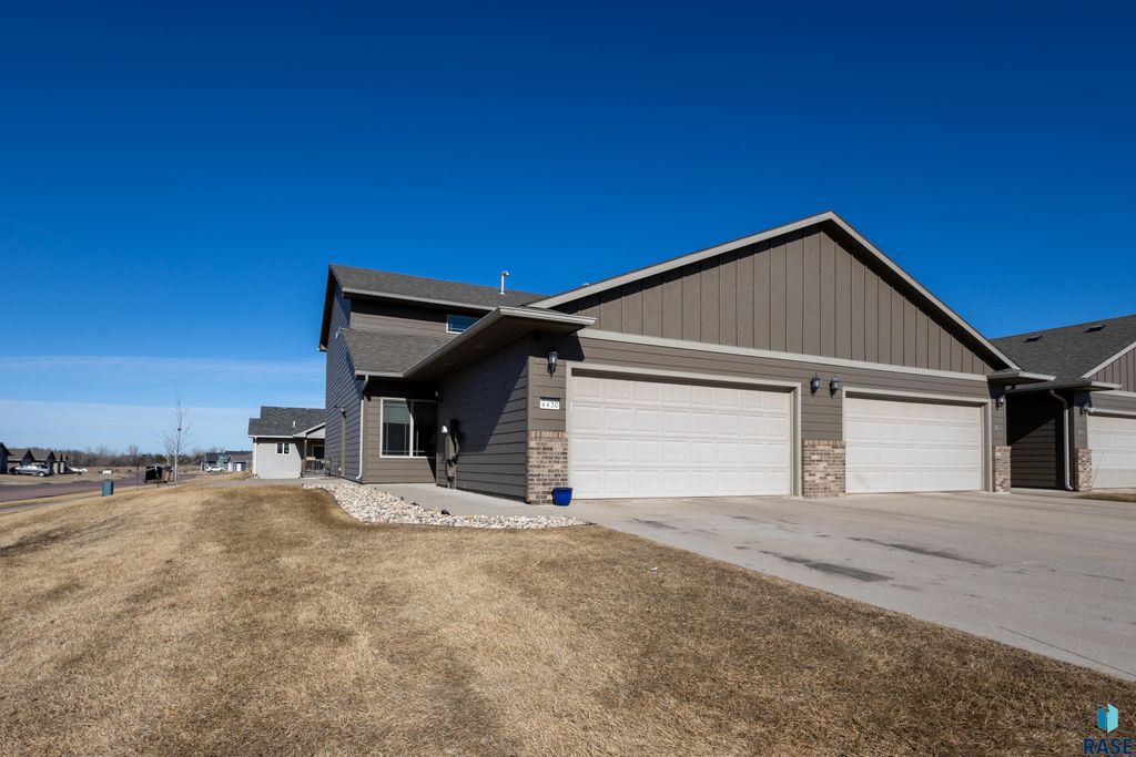 4430 W Shipton St Street, Sioux Falls, SD 57108