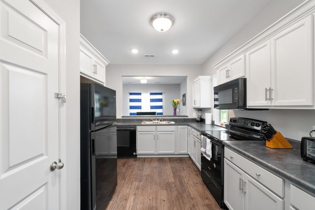 443 Reynolds St, Clarksville, TN 37040