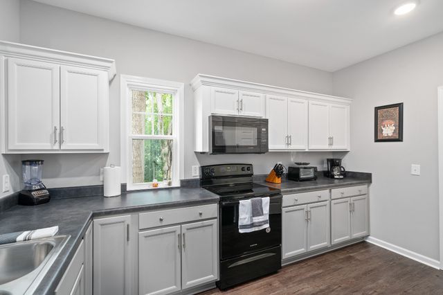 443 Reynolds St, Clarksville, TN 37040