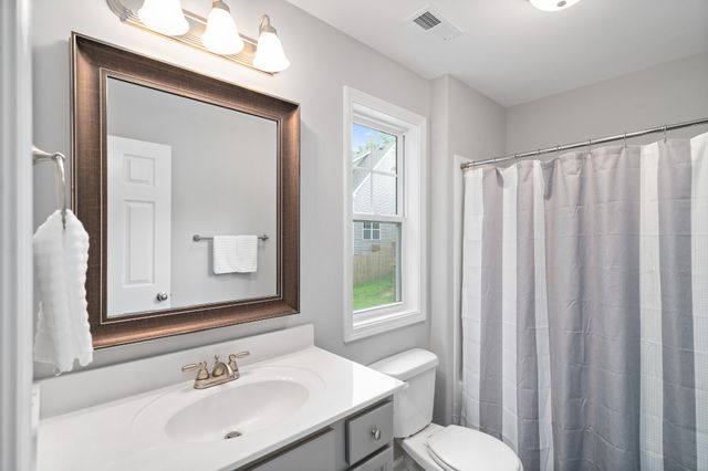 443 Reynolds St, Clarksville, TN 37040