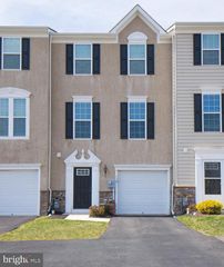 110 TOPAZ DR, Gilbertsville, PA 19525