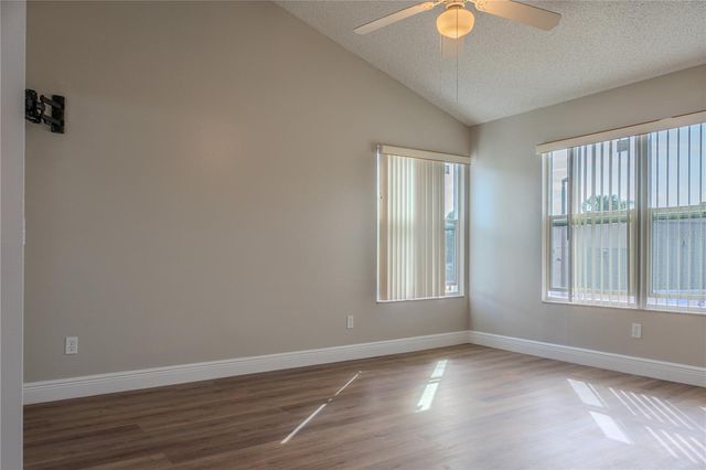5004 LAGUNA BAY CIRCLE 48, Kissimmee, FL 34746