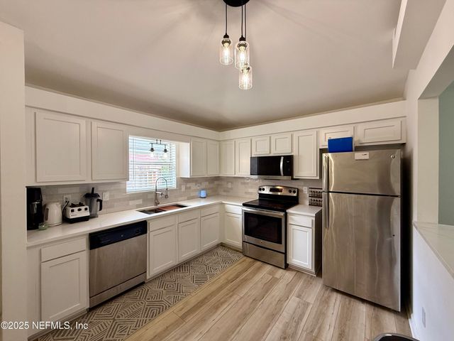 509 CAMELIA Street, Atlantic Beach, FL 32233