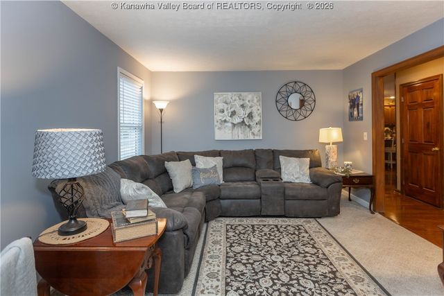 44 Shannon Drive, Hurricane, WV 25526