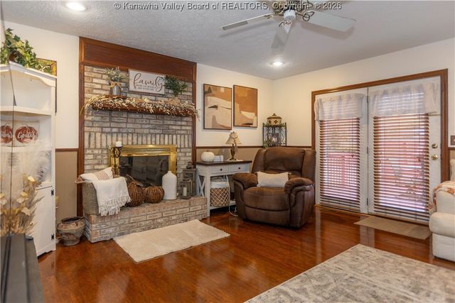 44 Shannon Drive, Hurricane, WV 25526