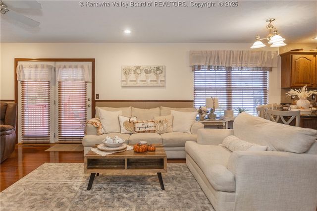 44 Shannon Drive, Hurricane, WV 25526