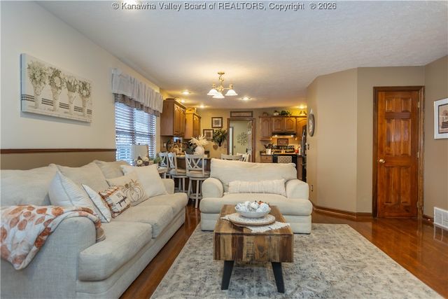 44 Shannon Drive, Hurricane, WV 25526