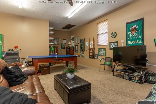 44 Shannon Drive, Hurricane, WV 25526