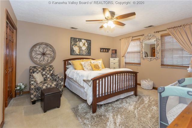 44 Shannon Drive, Hurricane, WV 25526