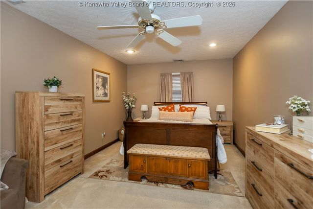 44 Shannon Drive, Hurricane, WV 25526