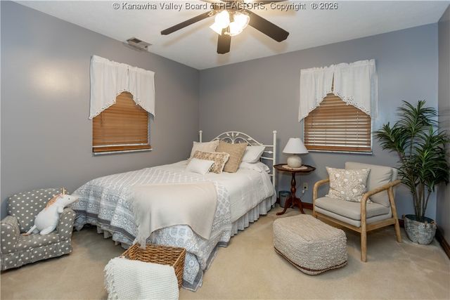 44 Shannon Drive, Hurricane, WV 25526