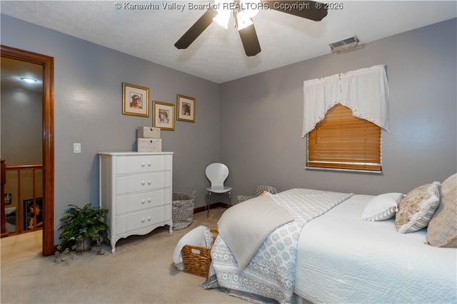 44 Shannon Drive, Hurricane, WV 25526