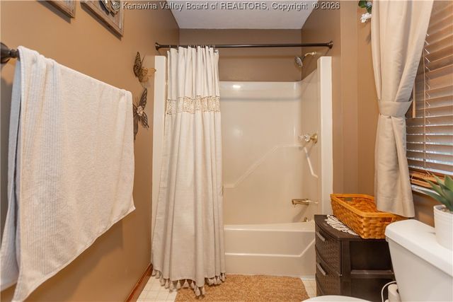 44 Shannon Drive, Hurricane, WV 25526