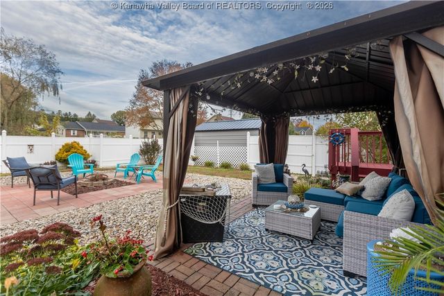 44 Shannon Drive, Hurricane, WV 25526