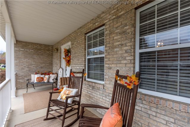 44 Shannon Drive, Hurricane, WV 25526