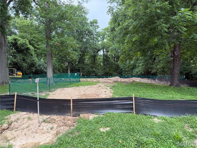 47 Woodcrest Drive, Ladue, MO 63124