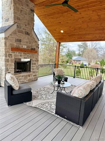 47 Woodcrest Drive, Ladue, MO 63124