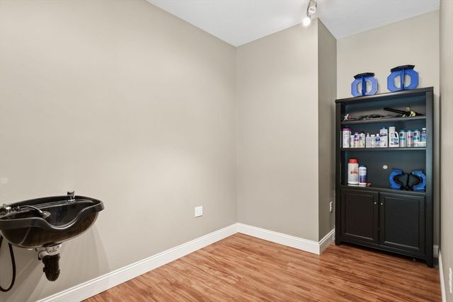 25 Pondview Dr, East Longmeadow, MA 01028