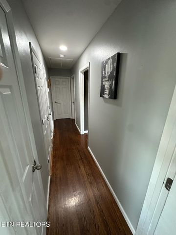 8024 Sharp Rd, Powell, TN 37849
