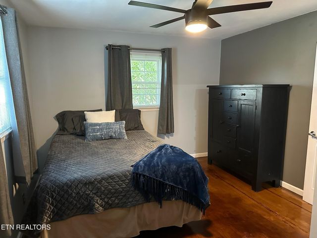 8024 Sharp Rd, Powell, TN 37849