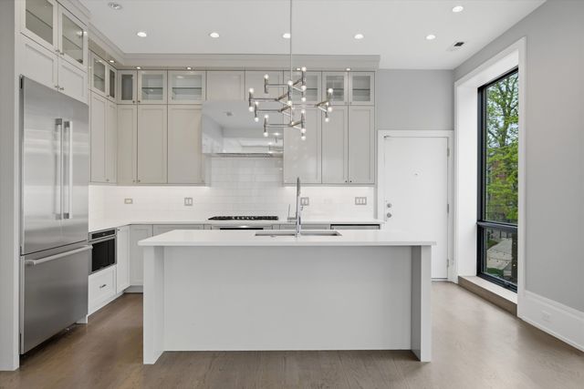 1258 N Milwaukee Avenue 2N, Chicago, IL 60622