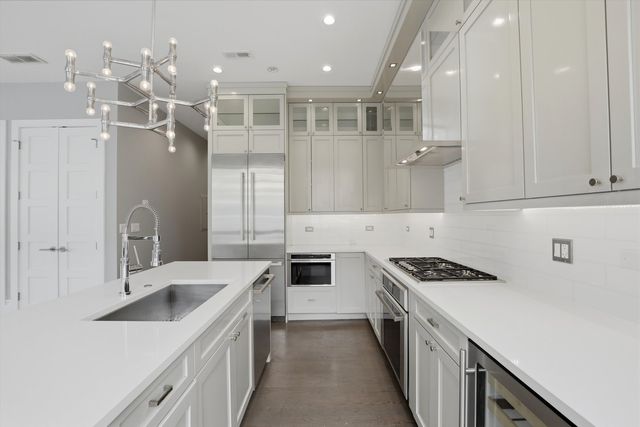 1258 N Milwaukee Avenue 2N, Chicago, IL 60622