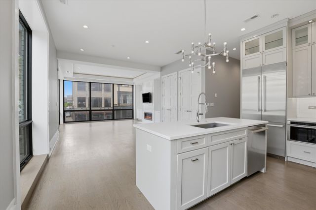 1258 N Milwaukee Avenue 2N, Chicago, IL 60622