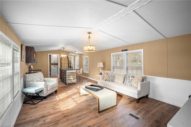 5370 N Nc Highway 150, Lexington, NC 27295