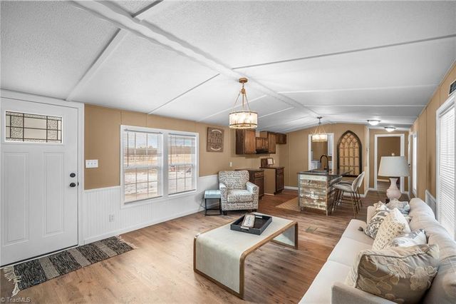 5370 N Nc Highway 150, Lexington, NC 27295