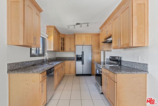 8630 Falmouth Avenue 7, Playa Del Rey, CA 90293