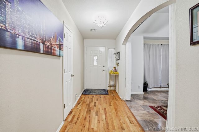 11421 S Mulberry Lane, Jenks, OK 74037