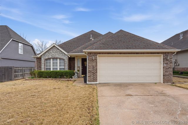 11421 S Mulberry Lane, Jenks, OK 74037