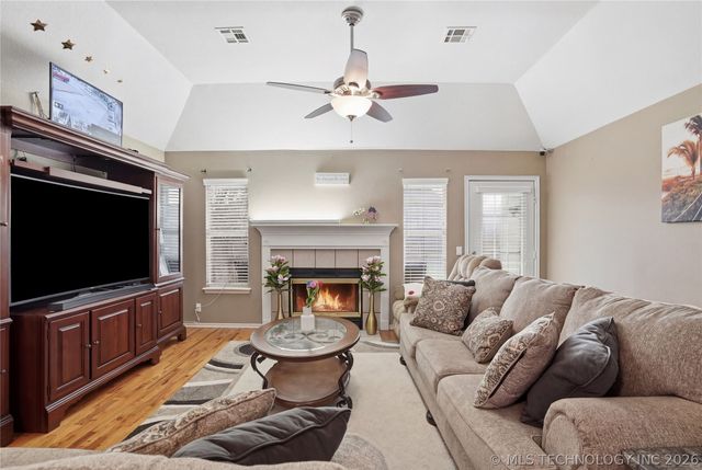 11421 S Mulberry Lane, Jenks, OK 74037