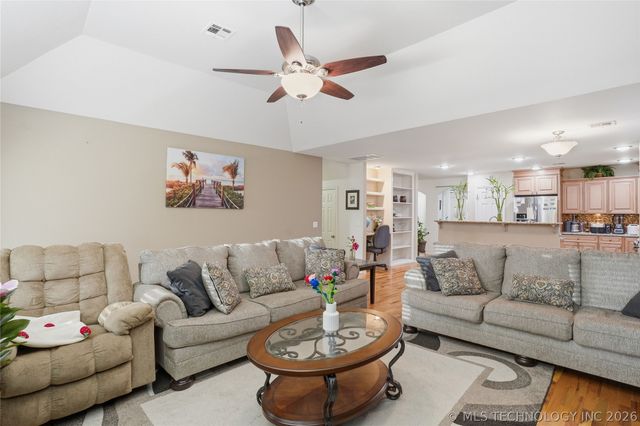 11421 S Mulberry Lane, Jenks, OK 74037