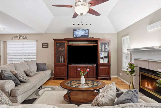 11421 S Mulberry Lane, Jenks, OK 74037